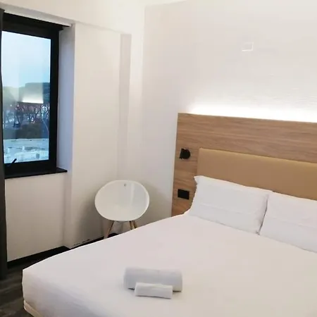 H24 By I2 Monelli Bed & Breakfast *